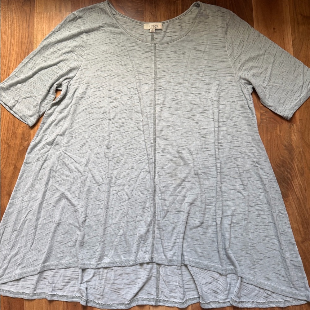 Eileen Fisher Pale Blue Scoop Neck Tunic with Center Seam